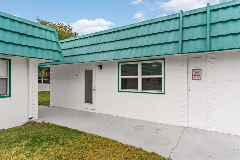 205 Kings Blvd #52, FL