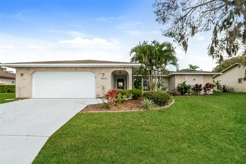 8419 Brandeis Cir E, FL