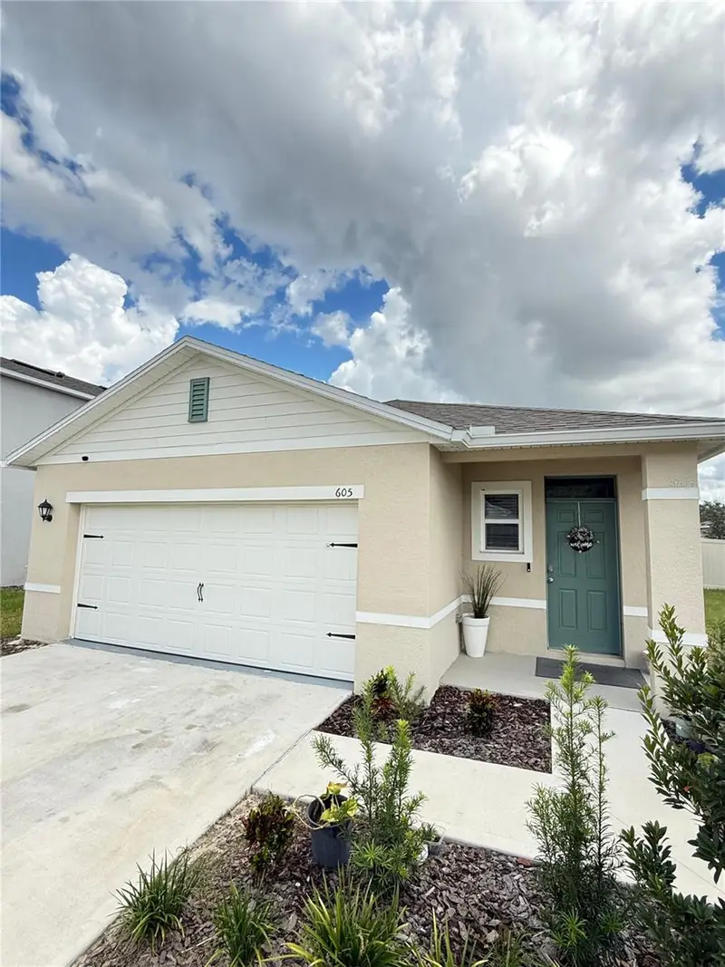 605 Park Place Blvd, FL