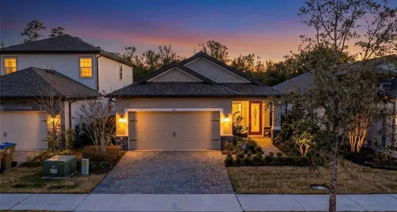 1350 Greenfield Loop, FL