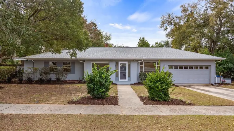 107 E Magnolia Ave, FL