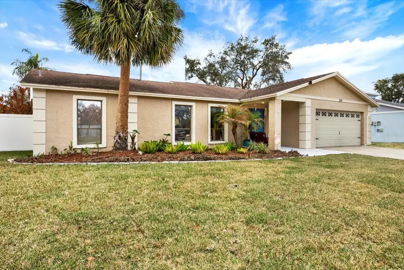 729 Sandy Creek Dr, FL
