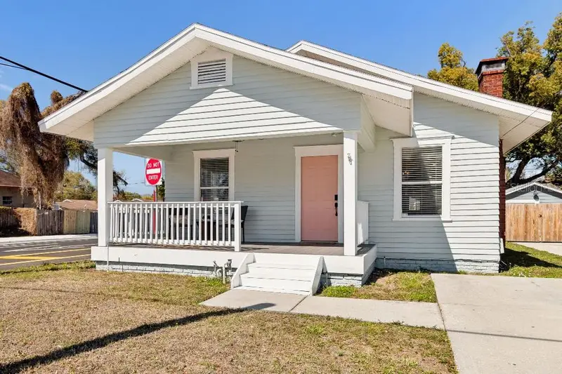 211 W Alva St, FL