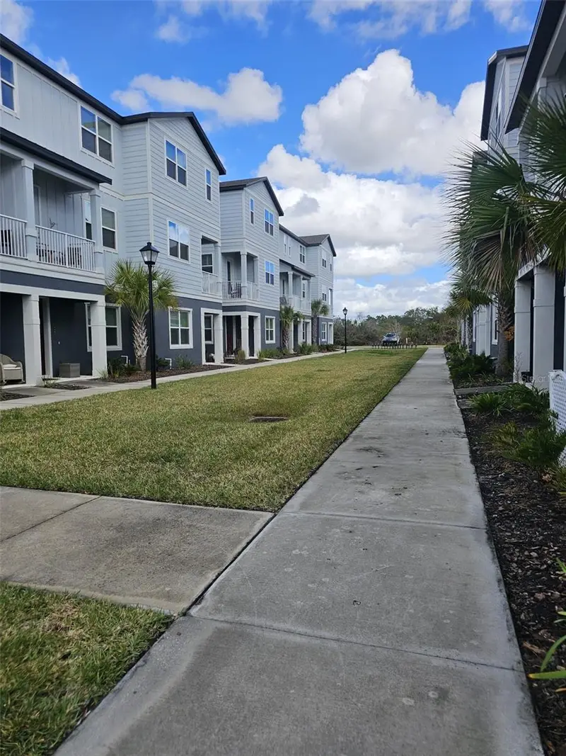 3548 Tracy Vickers Aly, FL