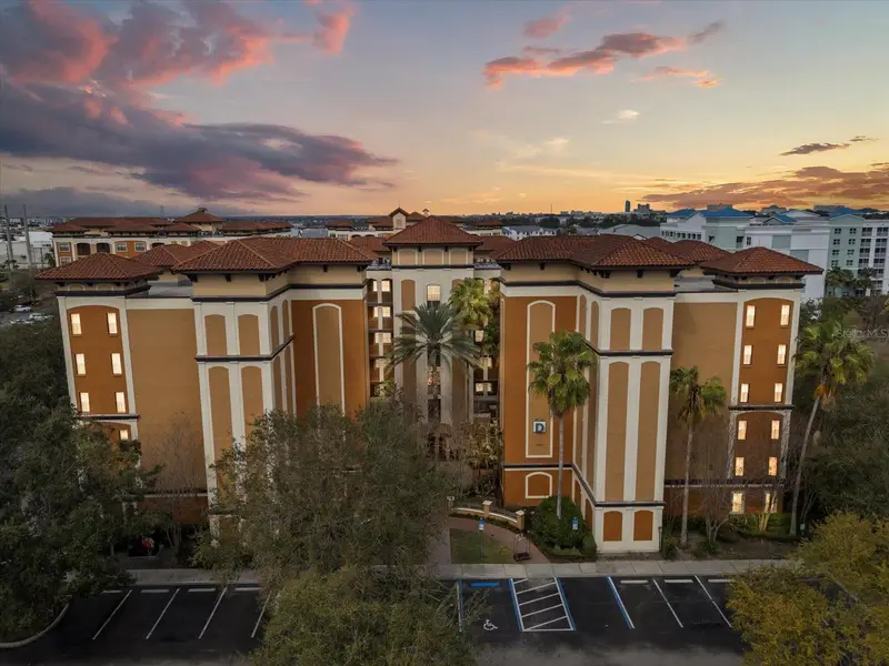 12539 Floridays Resort Dr #404d, FL