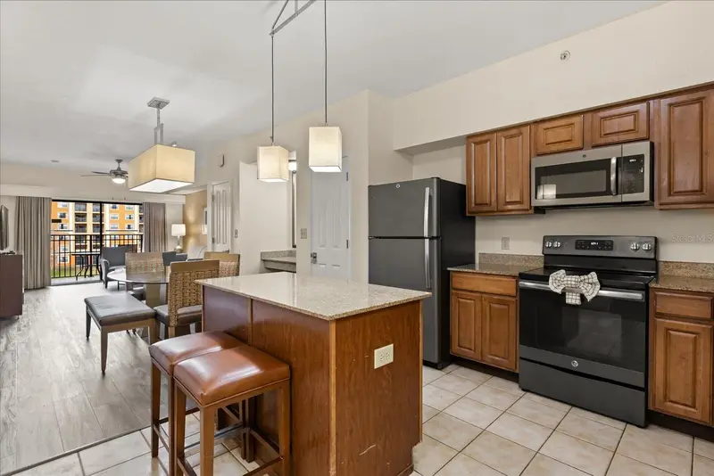 12539 Floridays Resort Dr #404d, FL