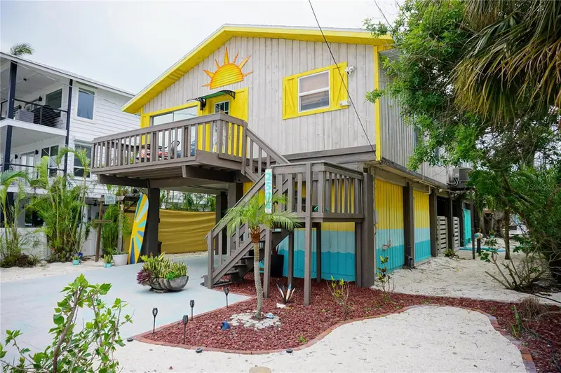 2504 Avenue B, FL