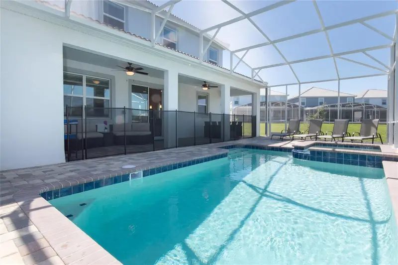 8847 Interlocking Ct, FL