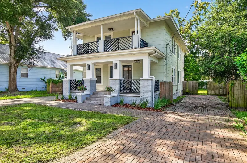 809 E Baker St #A, FL