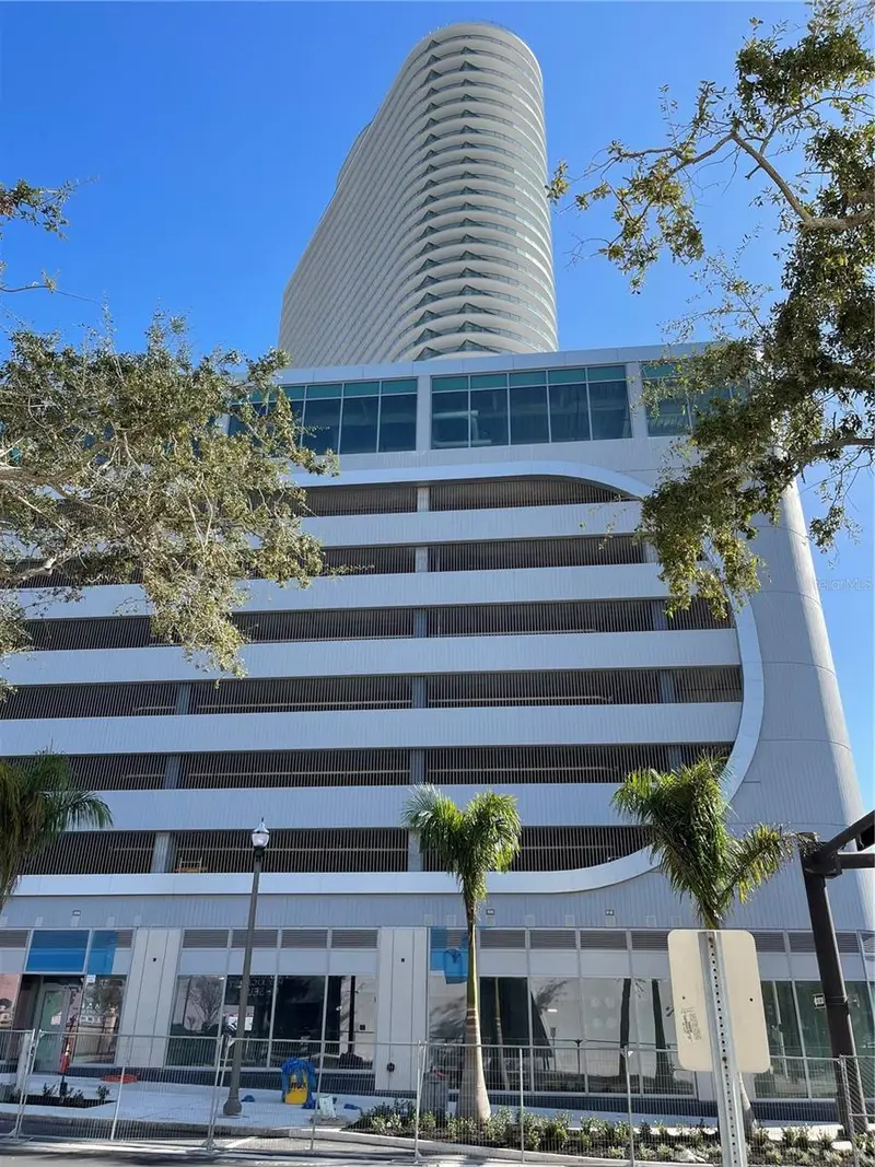 400 Central Ave #606, FL
