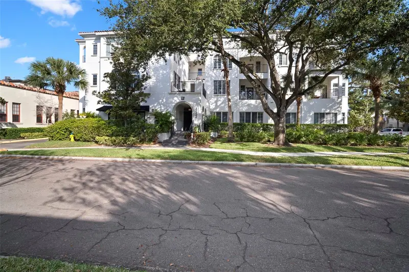435 S Oregon Ave #305, FL
