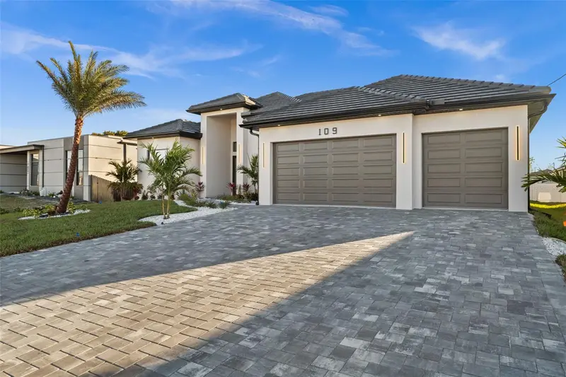 109 Sw 37th Pl, FL