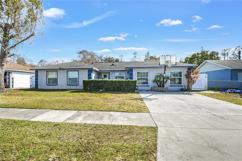 362 Iowa Woods Cir W, FL
