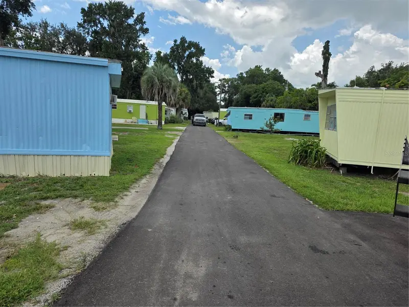 10446 County Road 44, FL
