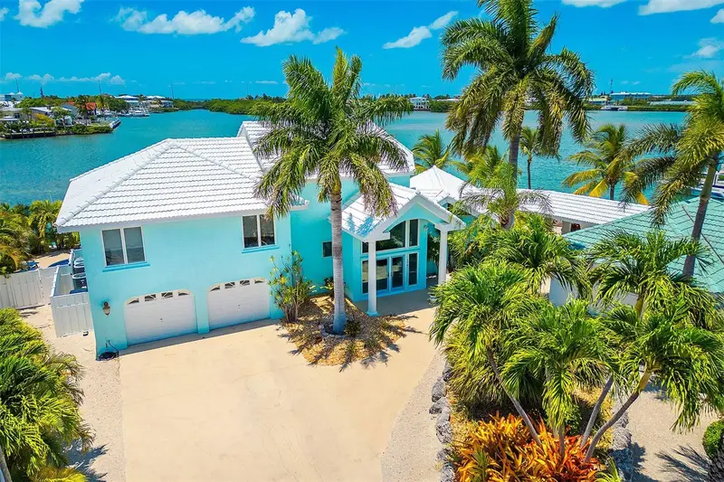 770 9th St, FL