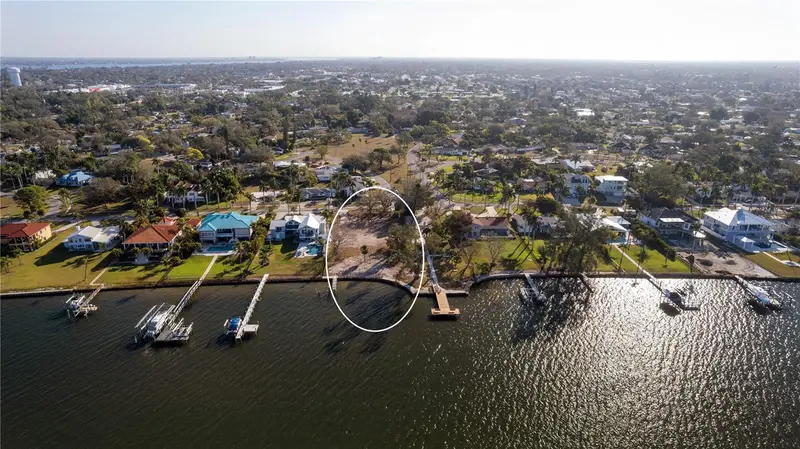 712 Palma Sola Blvd, FL