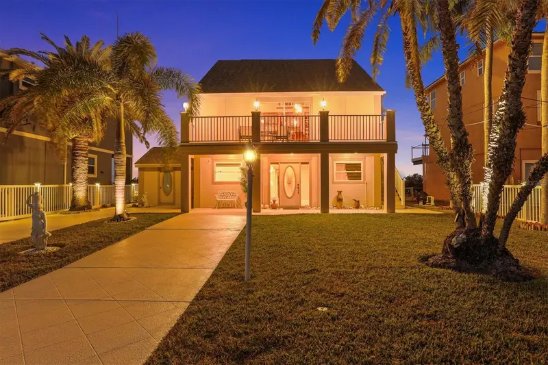 6511 Driftwood Dr, FL