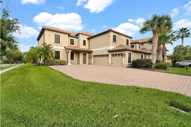 1301 Gleneagles Ln, FL