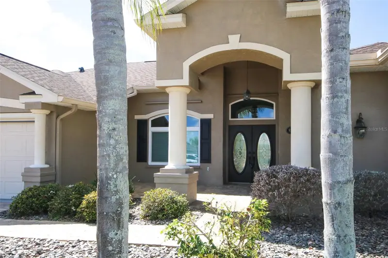 8506 Coral Creek Loop, FL