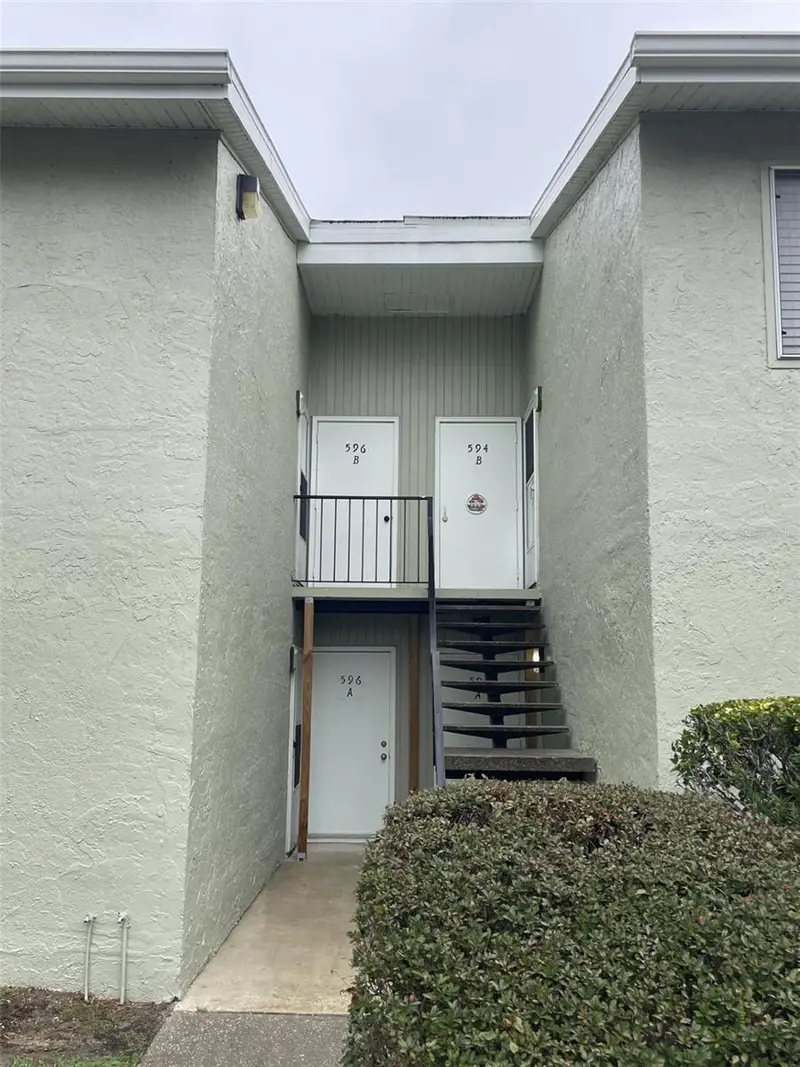 596 Bahia Cir #B, FL