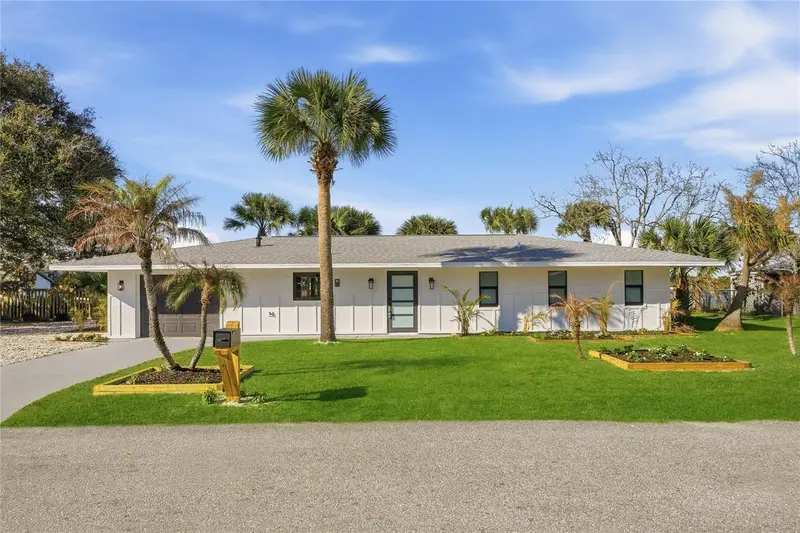 203 Parkwood Ln, FL