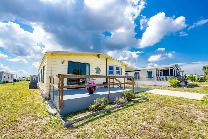 6276 Oriole Blvd, FL