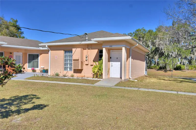 2319 Club Cir, FL
