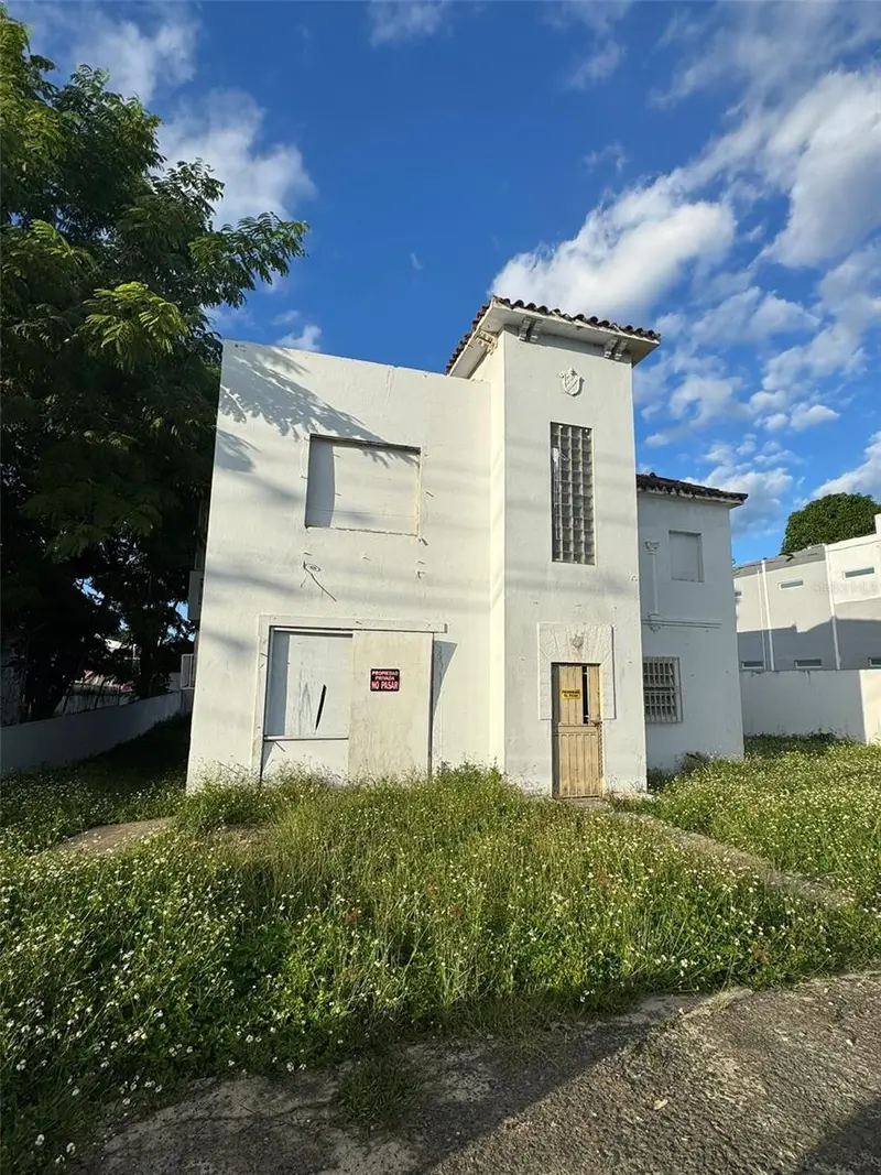 39 Avenida Mayaguez, PR