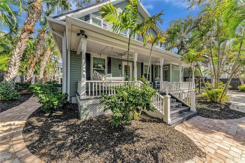 1611 Hyde Park St, FL