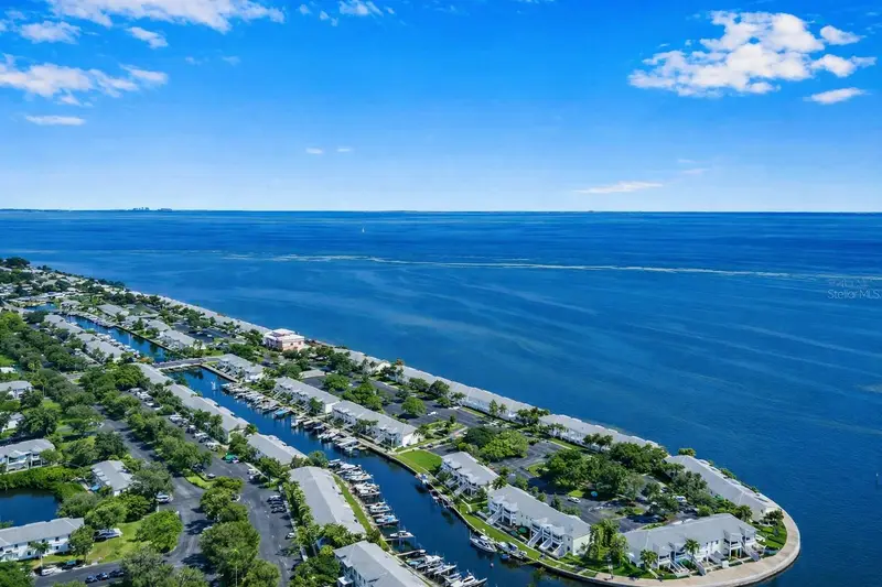 5245 Coquina Key Dr Se #D, FL