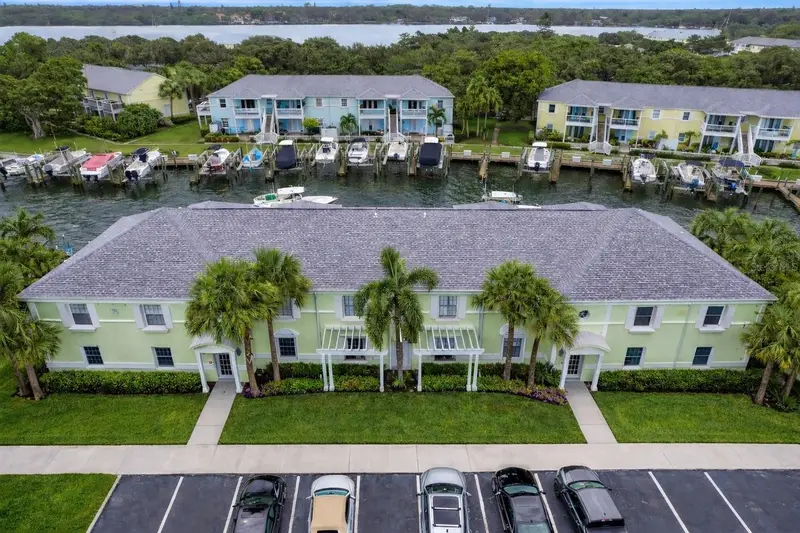 5245 Coquina Key Dr Se #D, FL
