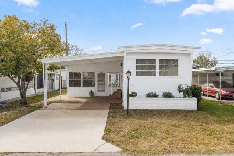 1012 50th Ave Plz W, FL