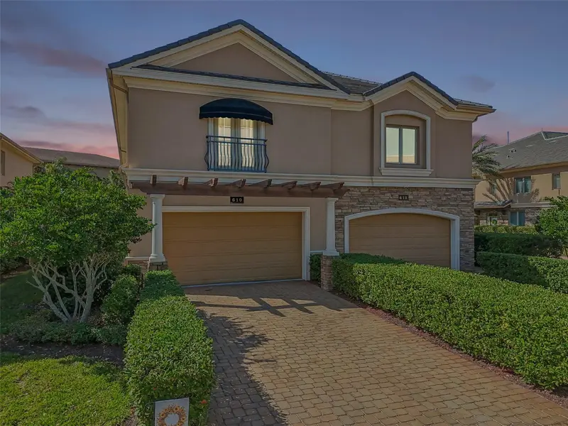 610 Saxony Blvd, FL