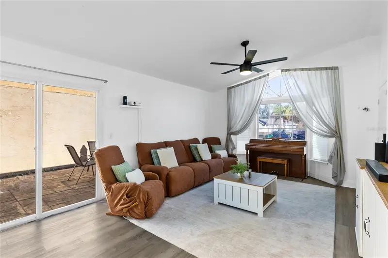 421 Horizon Dr, FL
