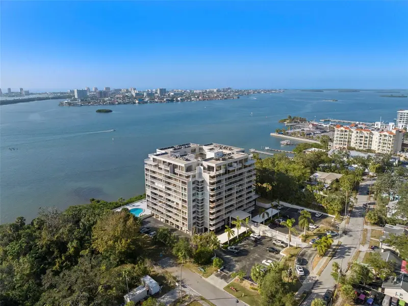 500 N Osceola Ave #406, FL