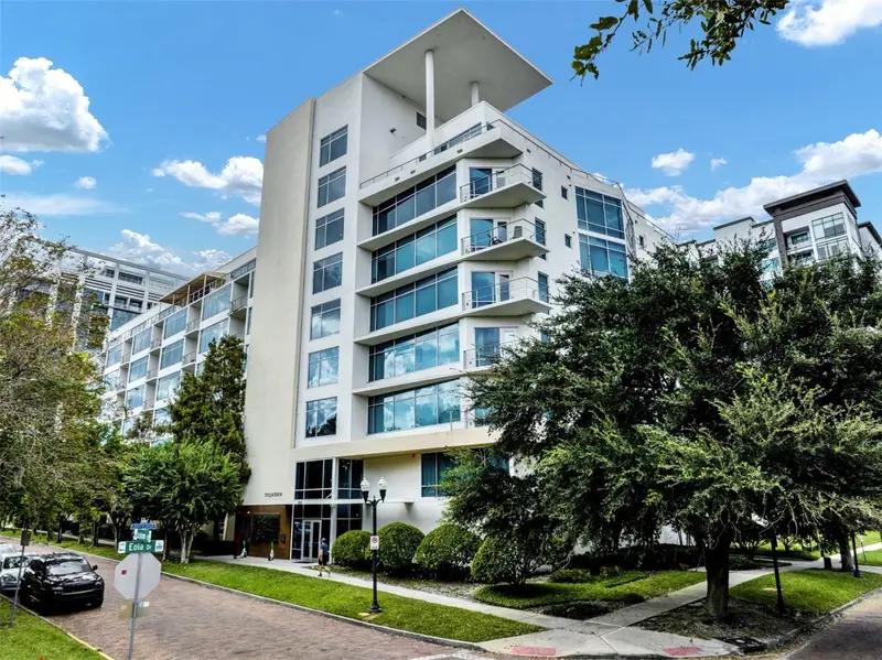 525 E Jackson St #401, FL