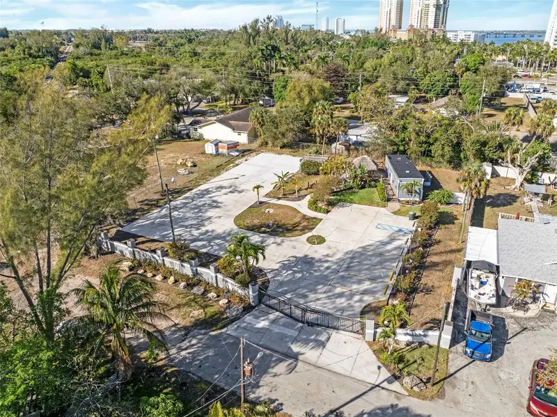1280 & 1290 Williams St, FL