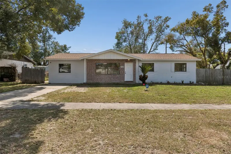 1402 Rolling Green Drive, FL