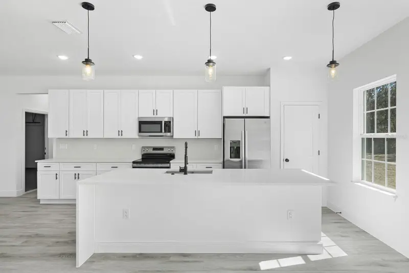 144 W Ruska Pl, FL