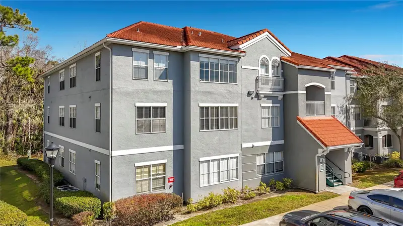 18001 Richmond Place Dr #1233, FL