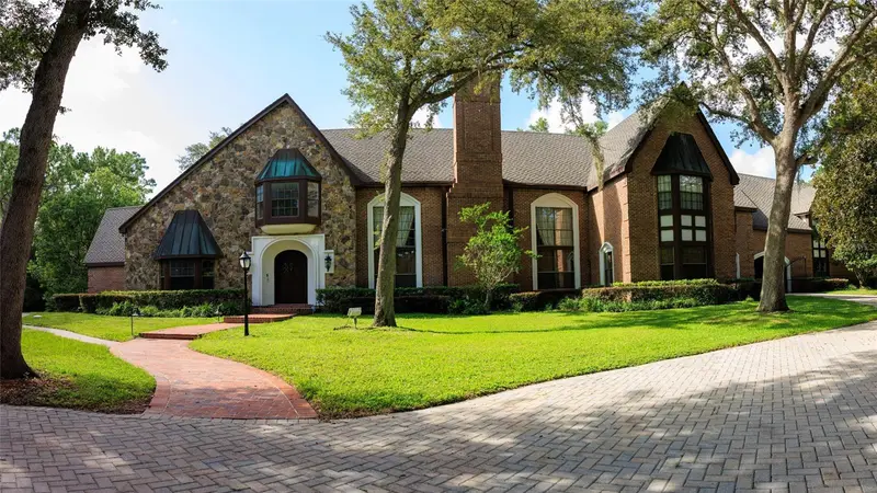 810 Sweetwater Club Blvd, FL