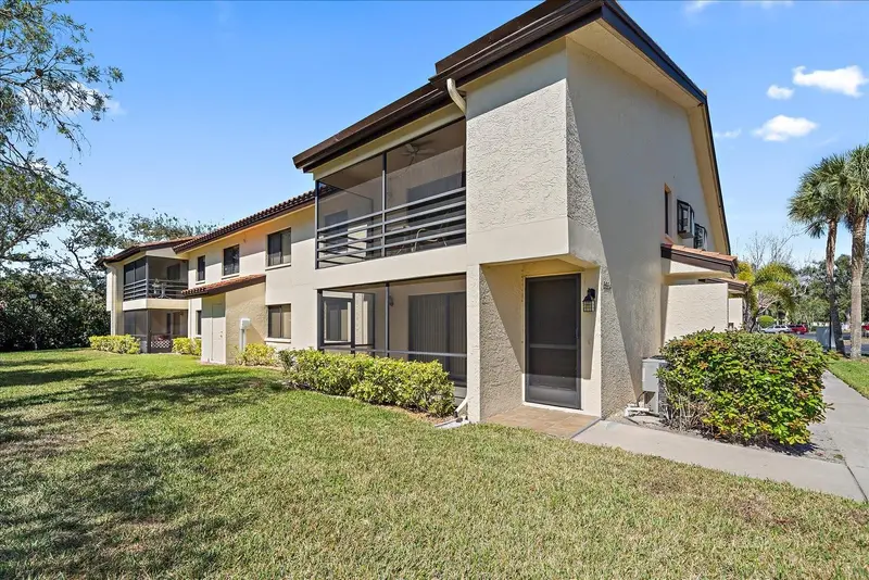 5654 Gardens Dr, FL