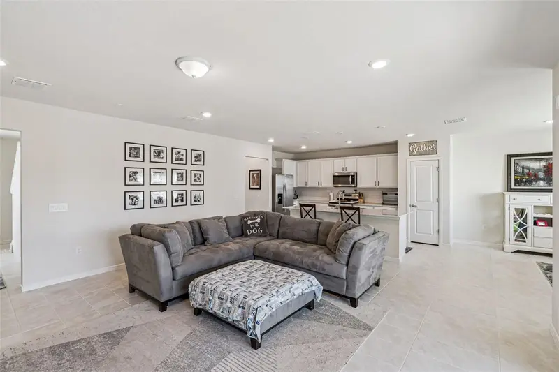2210 Lovely Ln, FL