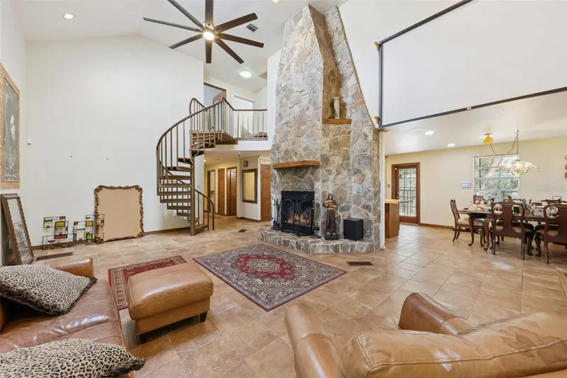 539 Tabatha Dr, FL