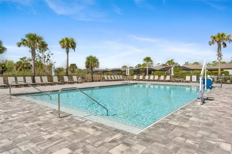 1590 Saddlewood Cir, FL
