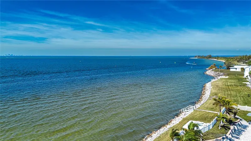 802 Bahia Del Sol Dr #6, FL