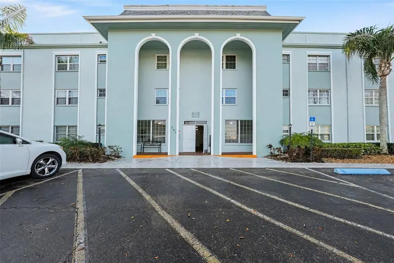 701 Poinsettia Rd #240, FL