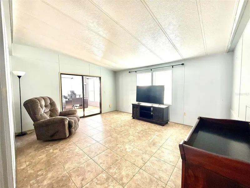 225 N Saint Thomas Cir, FL