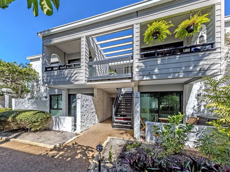 1555 Tarpon Center Dr #242, FL