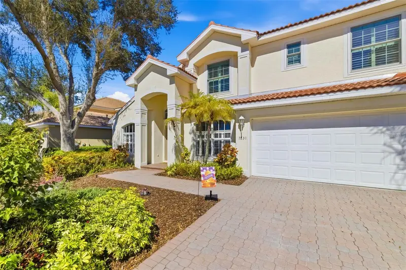 7631 Desert Inn Way, FL